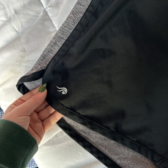 Ideology Womens Medium M Running Shorts Black Gray Workout Gym Yoga Activewear - Picture 2 of 6